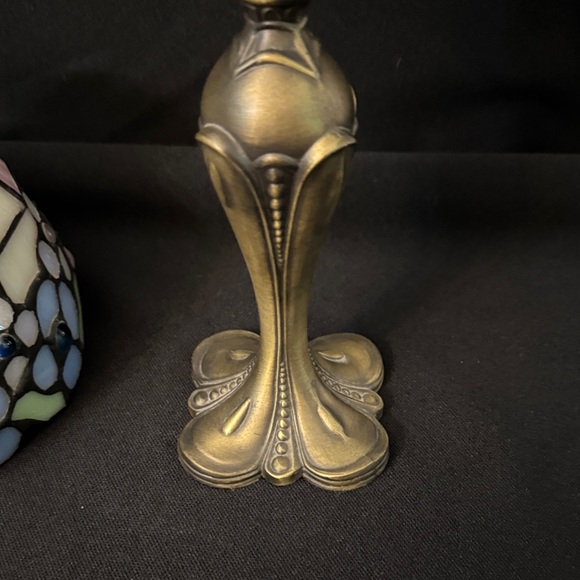 Vintage 1990s PartyLite Mosaic Hydrangea Glass Tealight Lamp with Brass Stand - Picture 5 of 7